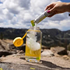 Skratch Labs Sport Hydration Drink Mix - Single -Lowe Gear Adventure Shop Skatch Labs Sport Hydration Drink Mix Single Lemon Lime 03